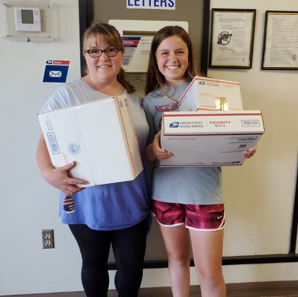 Meet your Poshers, Jayme and Macy - Picture 1 of 3